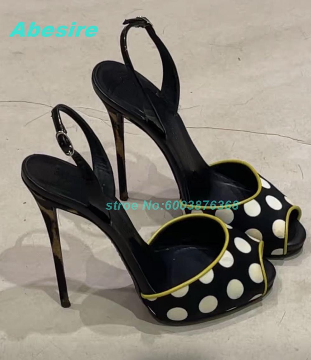 Polka Dot Patchwork Two-Tone S - Women Fashion Show 评论和价格